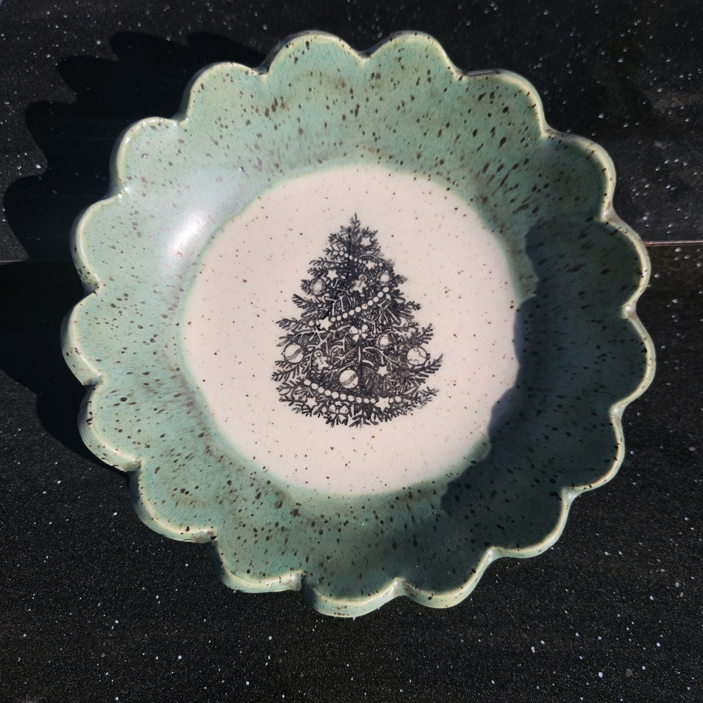 Scalloped Green and Cream Christmas Tree Plate